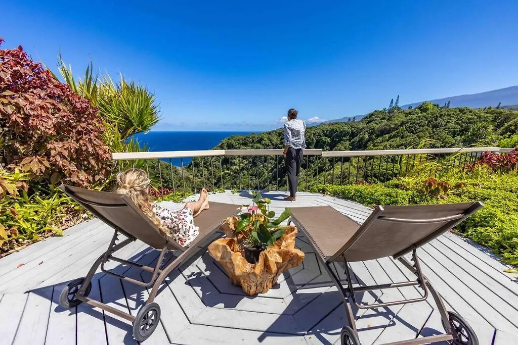 Villa Waterfall House With Ocean Views In Haiku, Maui Huelo United States