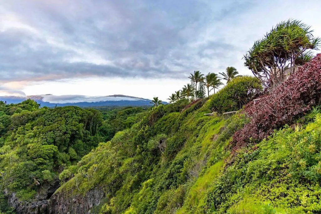 Waterfall House With Ocean Views In Haiku, Maui Huelo Villa